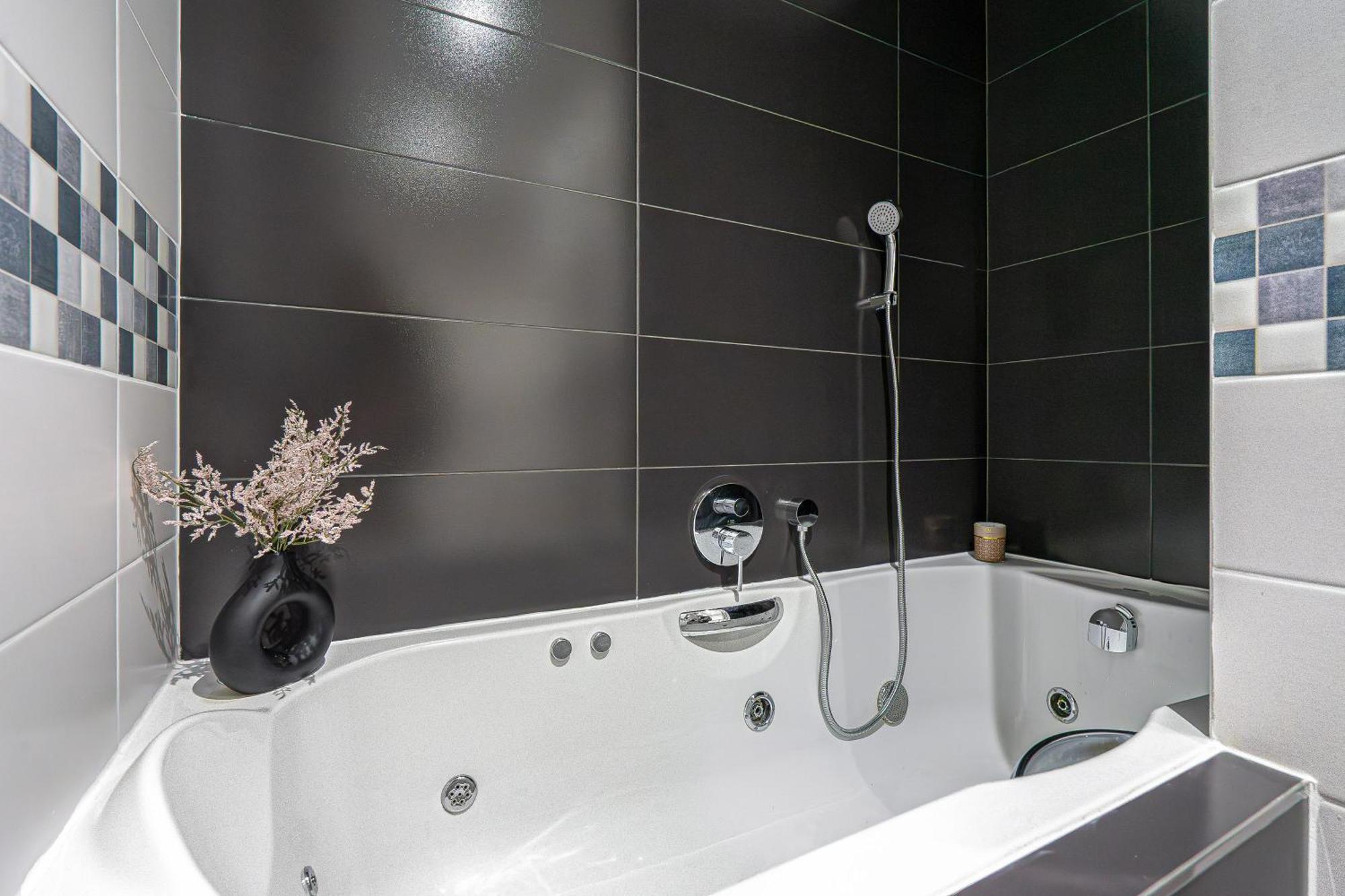 Oasis Apartments At Charles Square Prague Ngoại thất bức ảnh