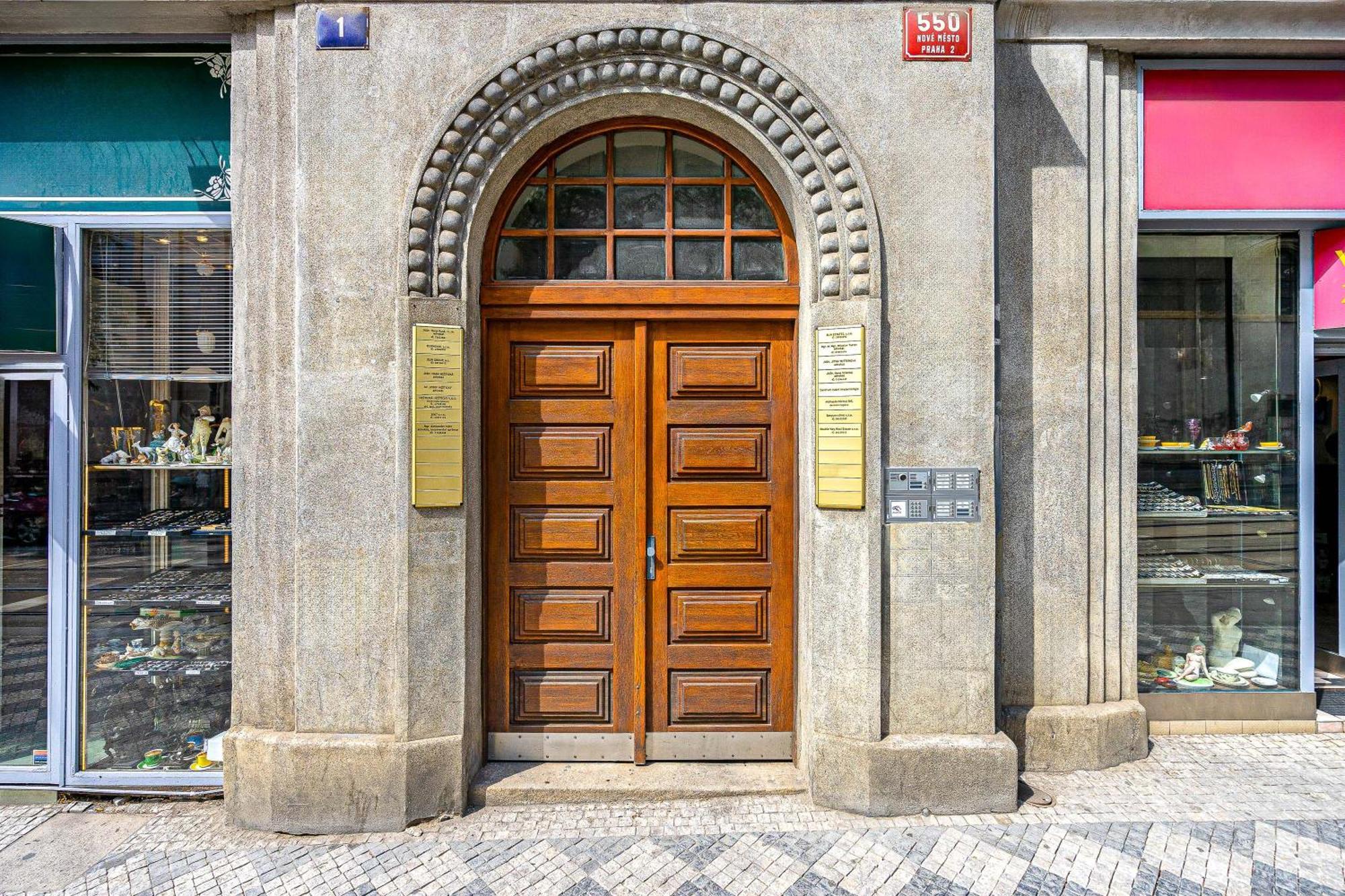 Oasis Apartments At Charles Square Prague Ngoại thất bức ảnh